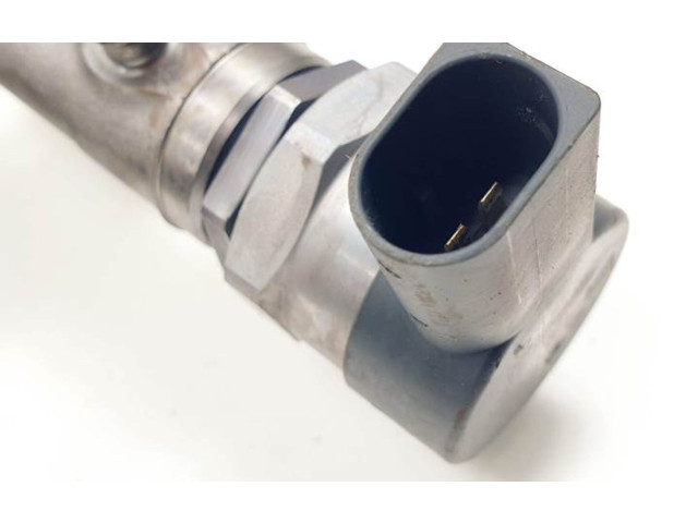 Топливная рампа 04B130093 Skoda Fabia Mk3 (NJ) для двигателя CUS