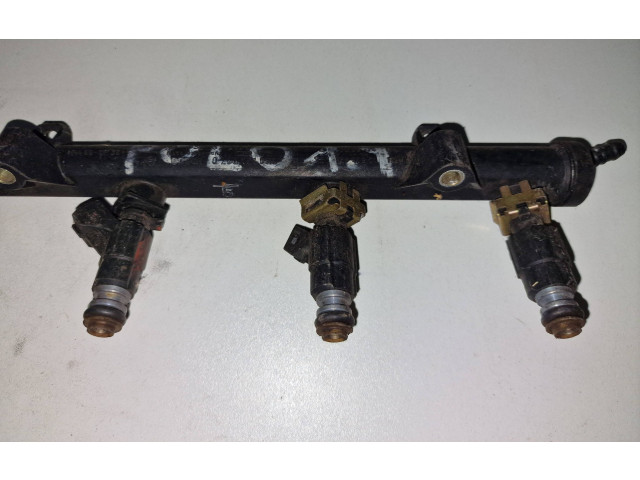 Топливная рампа 030133319l   Volkswagen Polo III 6N 6N2 6NF  