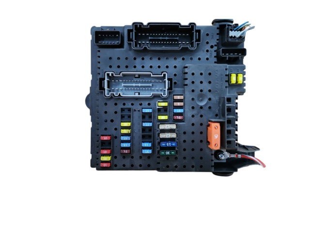 Блок предохранителей 30728512, 05W261 Volvo XC90