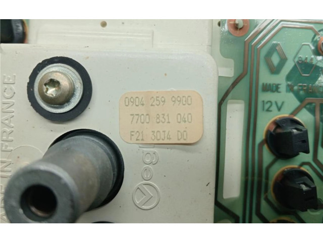 Přístrojová deska Renault 25 1995 7700831040, 0090059