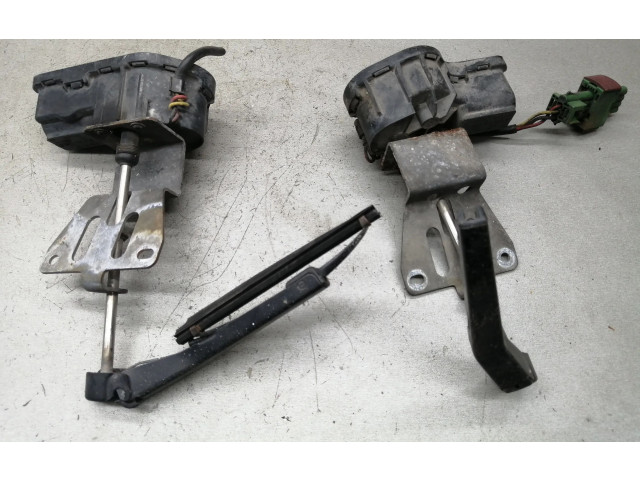 Моторчик стеклоочистителя 0390205949, 0390205948    Saab 9-5