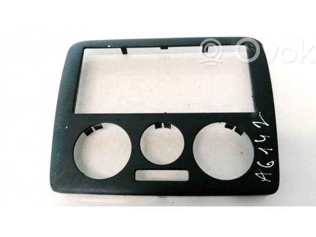 Другая деталь салона