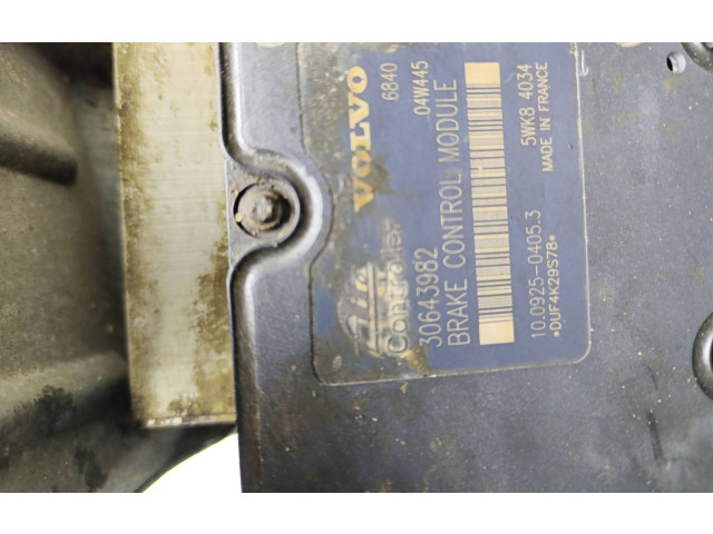 Блок АБС 30643982   Volvo  V70  2005 - 2008 года