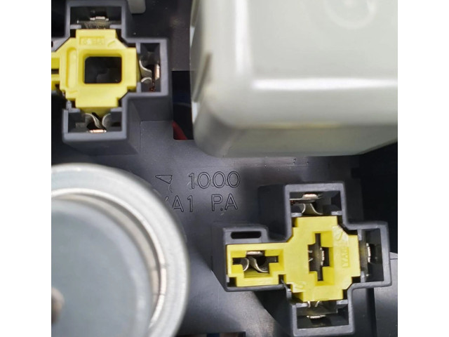 Pojistková skříňka 82661-17171 Toyota Celica T200 1991