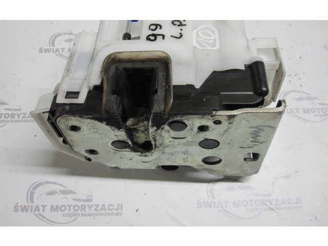 Zámek zadních dveří 519750850 Fiat Doblo 2016