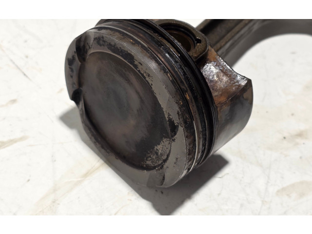 Píst 31401210 Volvo XC60