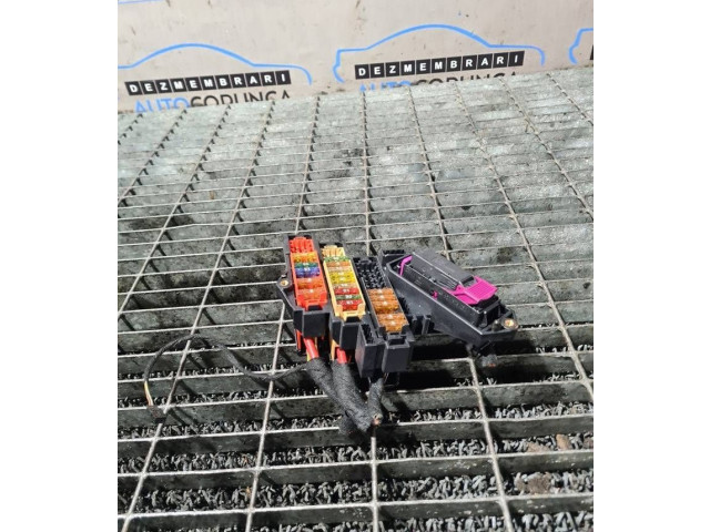   Pojistková skříňka    Audi Q7 4L 2007