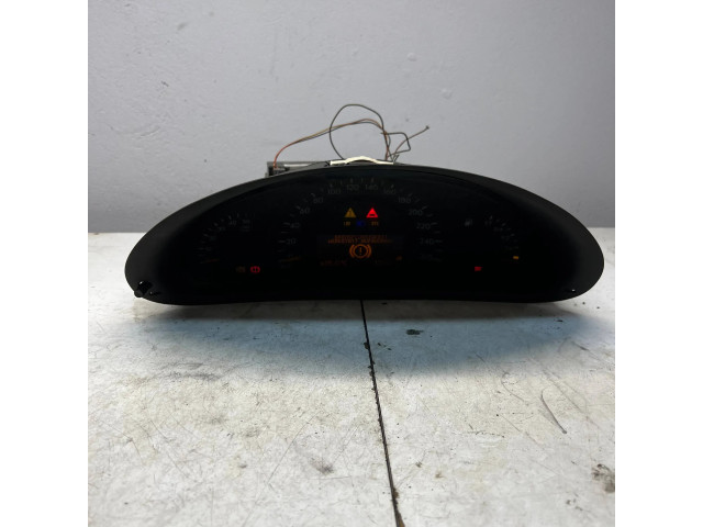 Přístrojová deska Mercedes-Benz C W203 2004 A2035407111, 110080111006