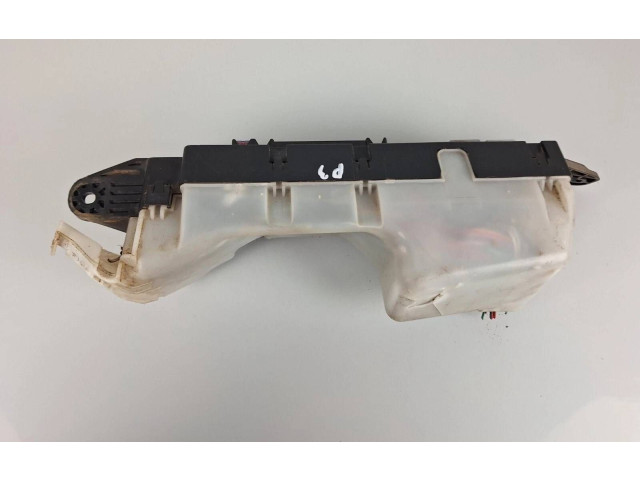 Блок предохранителей 5136YA1 Toyota Corolla Verso AR10