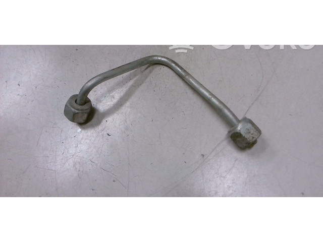 Vstřikovací lišta 058133681 Volkswagen PASSAT B5.5