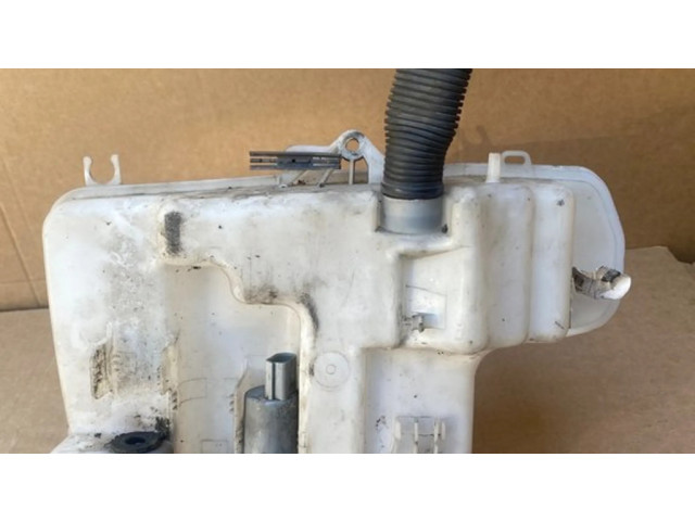 Бачок оконной жидкости