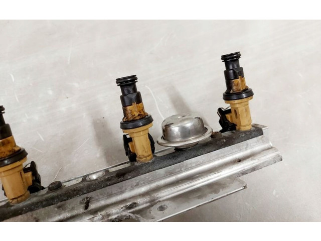 Топливная рампа 9186836   Volvo S80  