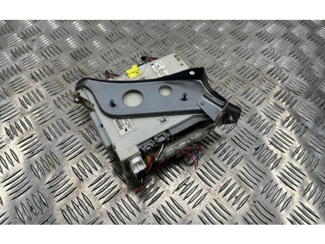 Pojistková skříňka 8273030B61 Lexus GS 300 350 430 450H 2008