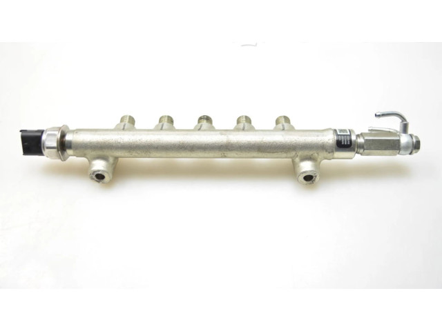 Vstřikovací lišta 55570022 Opel Astra K B 16 DTH