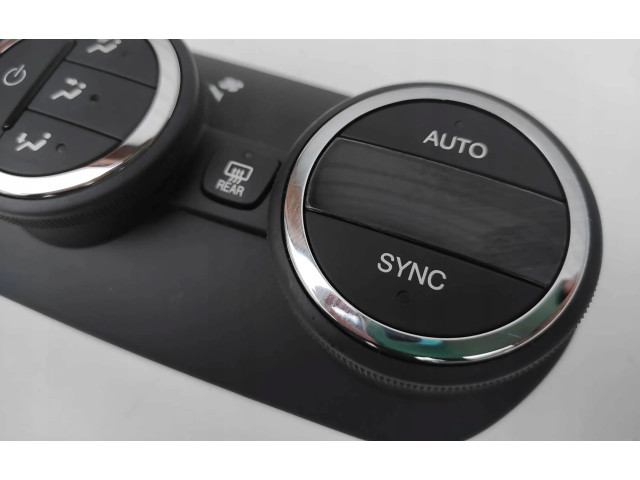 Блок управления климат-контролем 07356941360 Jeep Renegade