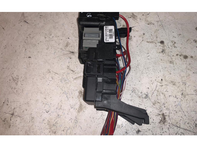 Блок предохранителей  31337663, D55-6   Volvo S60    