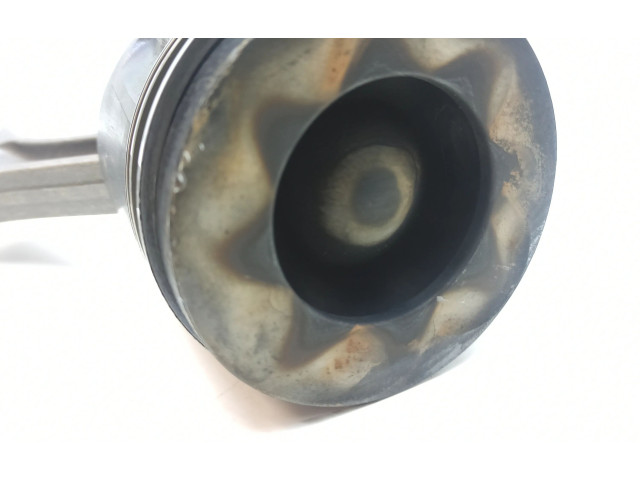 Поршень с шатуном 306DT H268X Land Rover Range Rover Sport L494