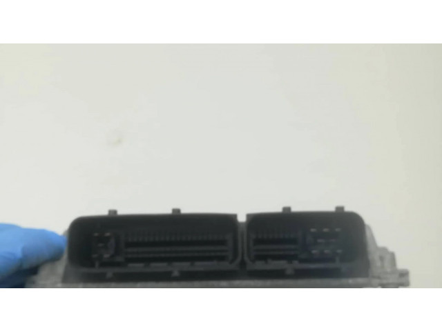 Блок управления двигателя 06A906033BG Skoda Octavia Mk1 (1U)