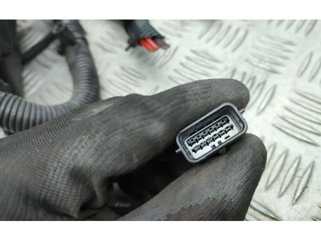 Блок предохранителей    Renault Express    