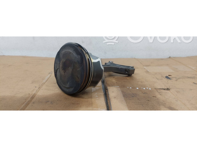 Поршень с шатуном Ford Mustang VI