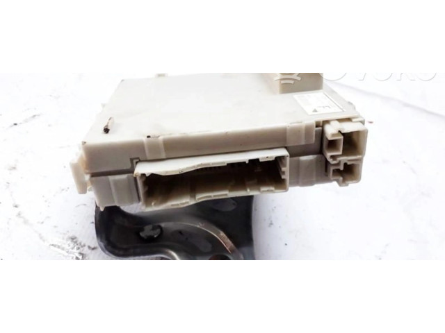 Блок предохранителей 8267030250, 5d01-040 Lexus GS 300 350 430 450H