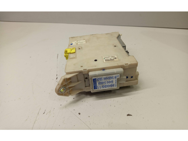 Блок предохранителей 8273030A61, 702280094 Lexus GS 300 350 430 450H