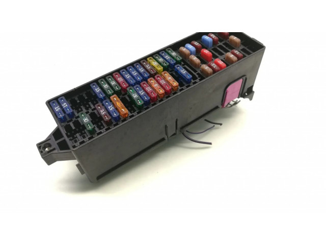   Pojistková skříňka 5J0937615C   Skoda Rapid (NH) 2014