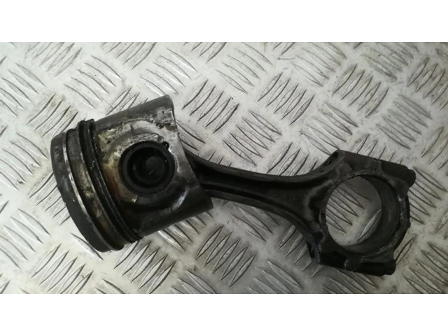 Píst Toyota Avensis Verso pro naftový motor 2.0