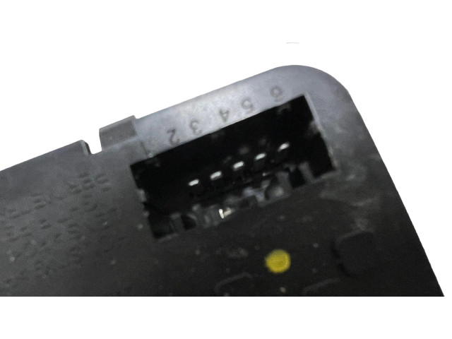 Фонарь освещения передних мест