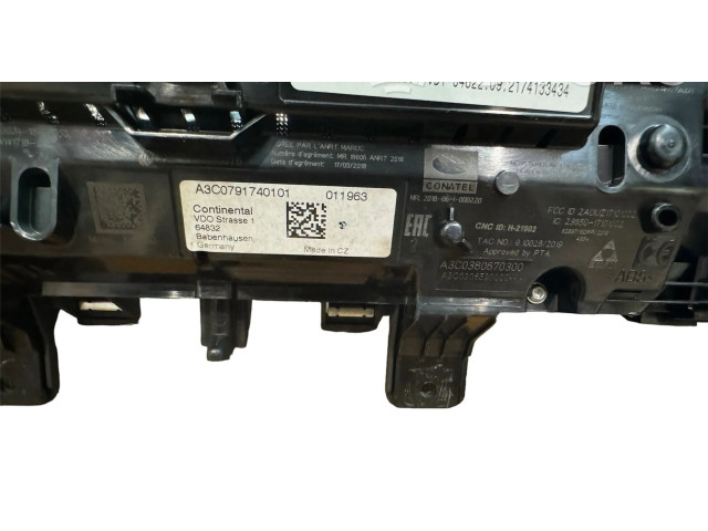 Přístrojová deska  Volkswagen T-Roc 2021 17A920320B  