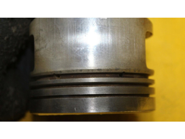 Píst 077B Audi A6 S6 C4 4A