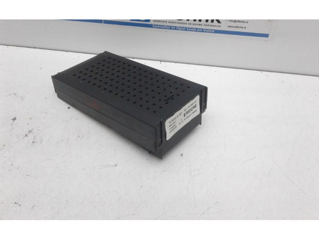 Блок предохранителей 8651548 Volvo V70