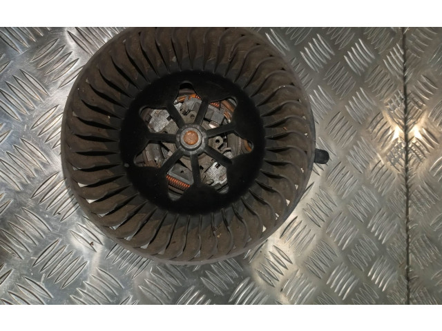 Вентилятор печки 1126100200 Volkswagen Caddy