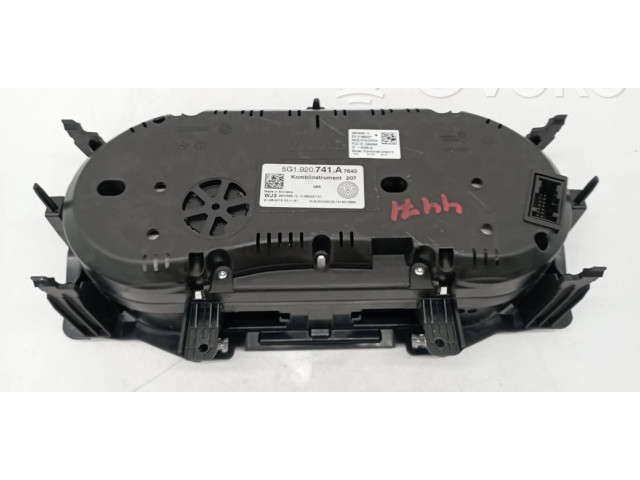 Панель приборов 5G1920741A   Volkswagen Golf VII       