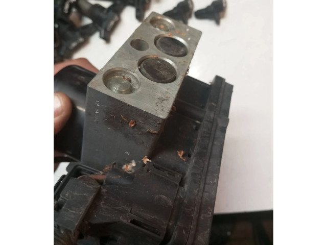 Блок АБС 30714956, 3RAKE   Volvo  XC90  2003 - 2006 года