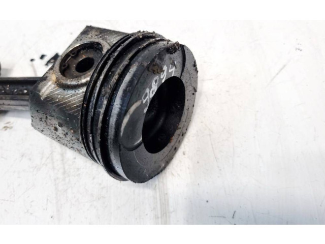  Поршень с шатуном    Nissan X-Trail T30  