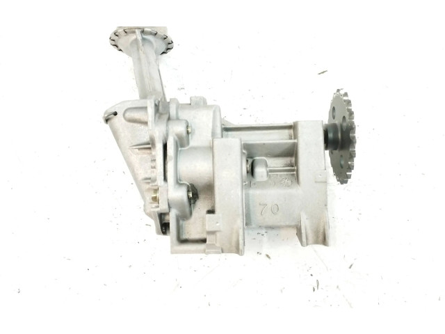 Масляный насос  K9K768 8200307174, 7700600532  Renault Clio III 