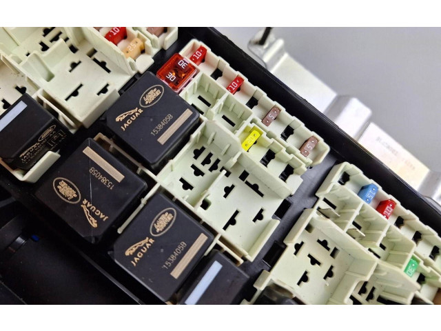 Блок предохранителей GX7314C445AA Jaguar XE