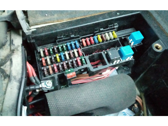 Pojistková skříňka Řídící jednotka BSM A1685453340 Mercedes-Benz Vaneo W414 2002