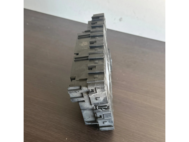 Блок предохранителей Gu5T15604, M3NA2C738448 Ford Fusion II