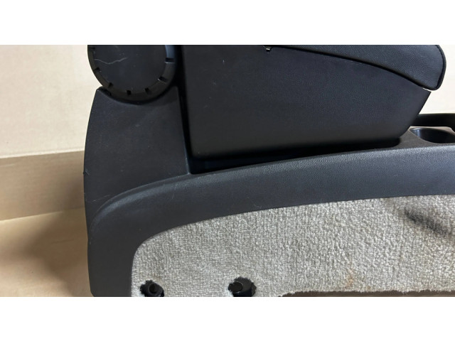 Другая центральная деталь консоли (туннеля)