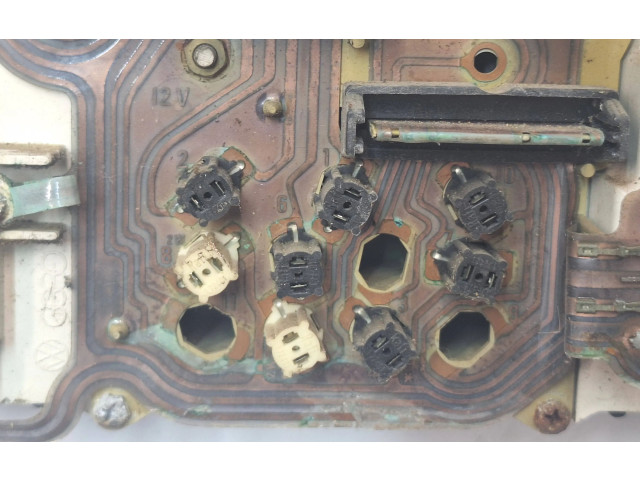 Дисплей 81117185, 0L809 Audi 80 90 B3