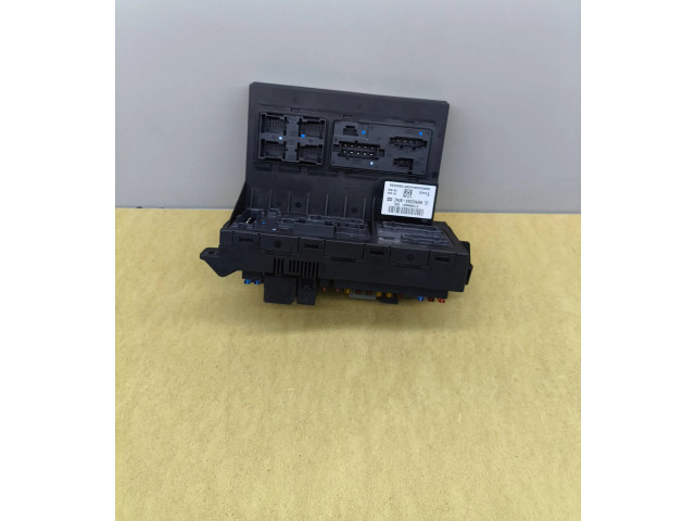 Pojistková skříňka 2115454401, 00003248A42 Mercedes-Benz CLS C219 2005