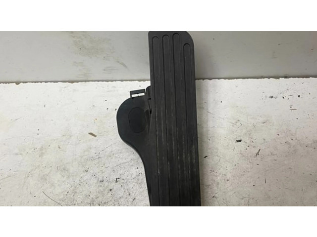 Педаль акселератора