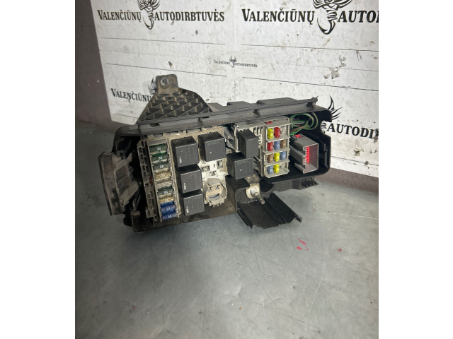 Блок предохранителей  30728132   Volvo V70    