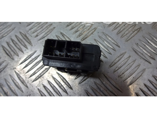 Блок управления X1T14375M Mazda Premacy