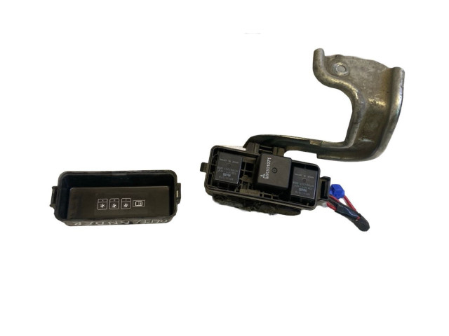 Блок предохранителей 3606NA, 7596NA Mitsubishi Outlander