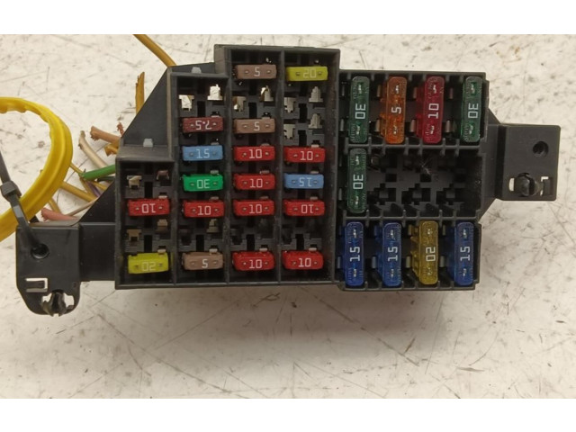 Блок предохранителей 7703297597 Dacia Logan I