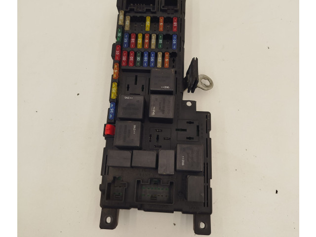 Блок предохранителей 518717004, 8637841   Volvo V70    