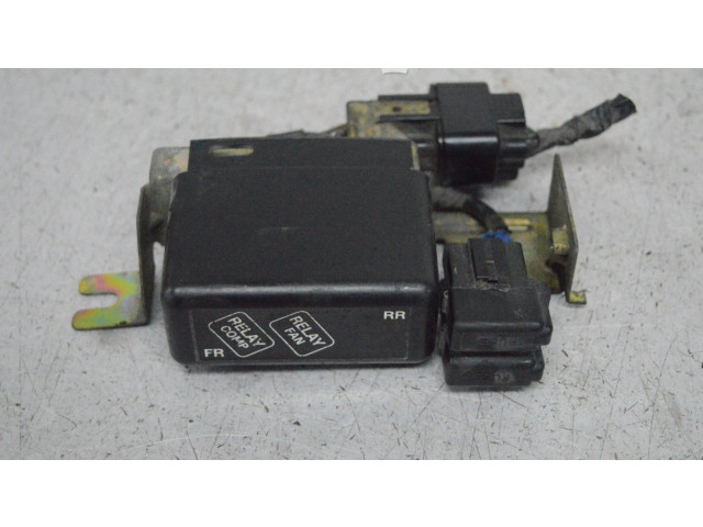 Pojistková skříňka Mitsubishi Pajero 2000